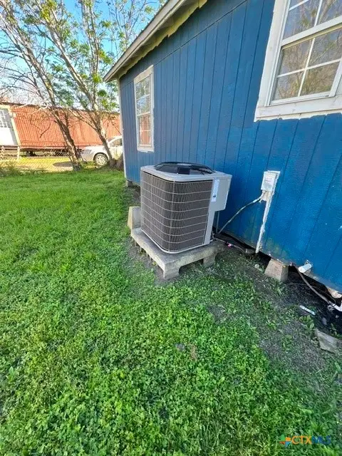 436 Illinois Street, Bloomington, TX 77951 - #3