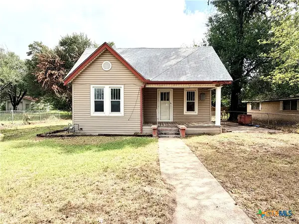 702 E 18th Street, Cameron, TX 76520