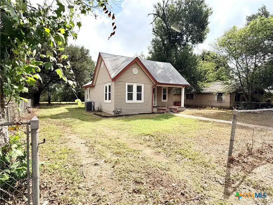 702 E 18th Street, Cameron, TX 76520 - #2