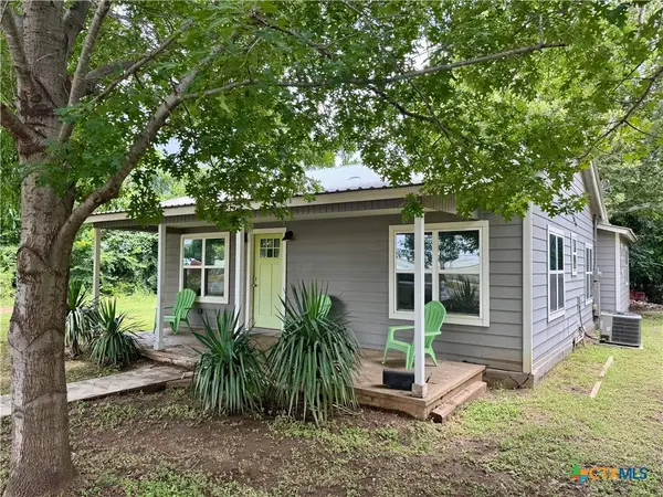 708 Sheffield Avenue, Llano, TX 78643