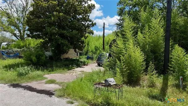 340 Cypress Valley Road, Cuero, TX 77954