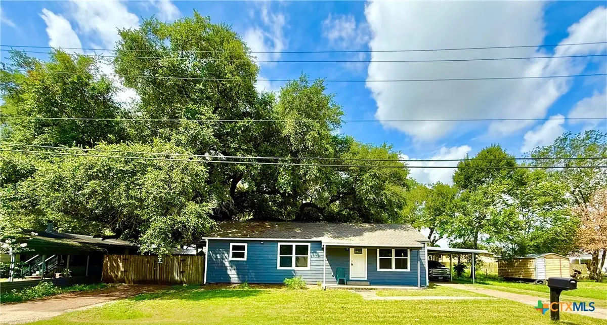 307 S East Street, Edna, TX 77957 - #1