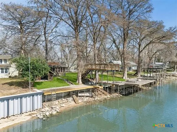 1307 Terminal Loop Road, McQueeney, TX 78123