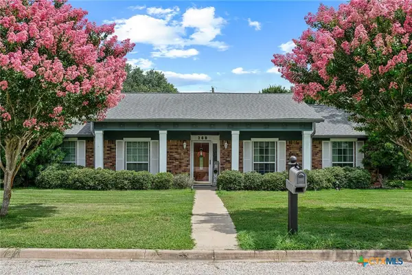 300 Green Avenue, Palacios, TX 77465