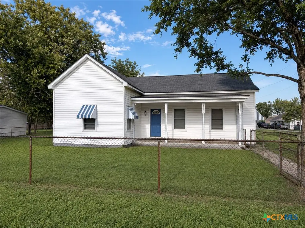 312 Willow Avenue, Luling, TX 78648 - #1
