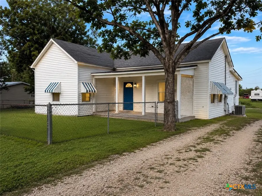 312 Willow Avenue, Luling, TX 78648 - #2