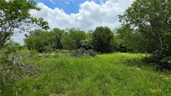 2127 E Us Highway 90, Seguin, TX 78155