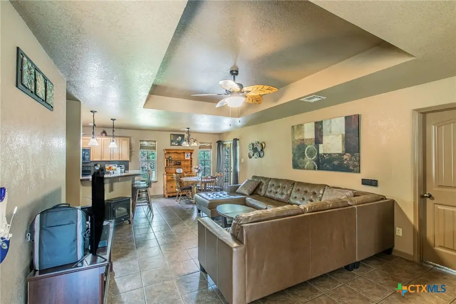 27 S Sherwood Drive, Belton, TX 76513 - #2