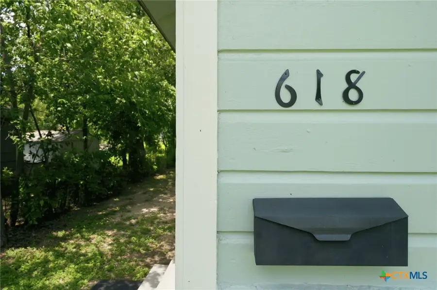 618 E Ireland Street, Seguin, TX 78155 - #2