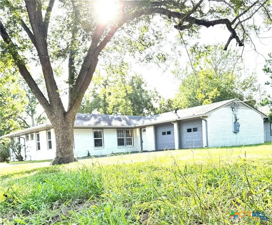 302 Smith Street, Gonzales, TX 78629 - #1