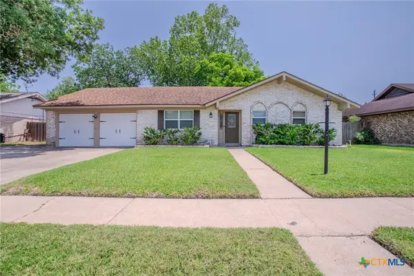 109 Norwich Glen Street, Victoria, TX 77904