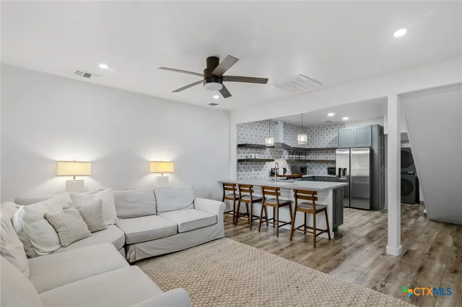 502 W Houston Avenue, Seadrift, TX 77983 - #3