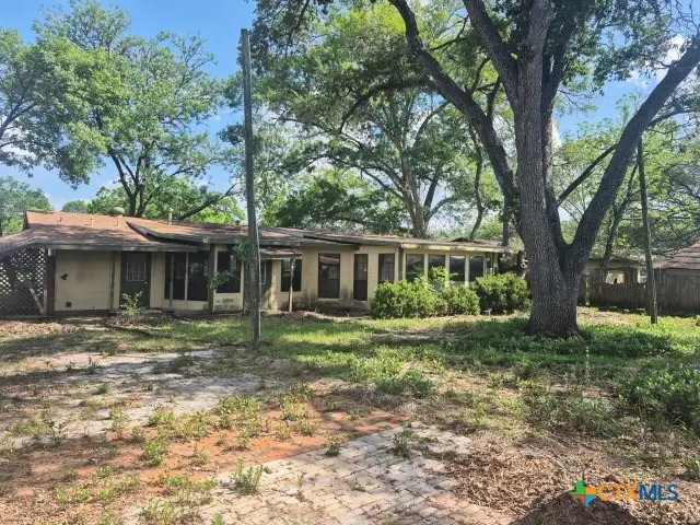 404 Svoboda Street, Yoakum, TX 77995 - #1