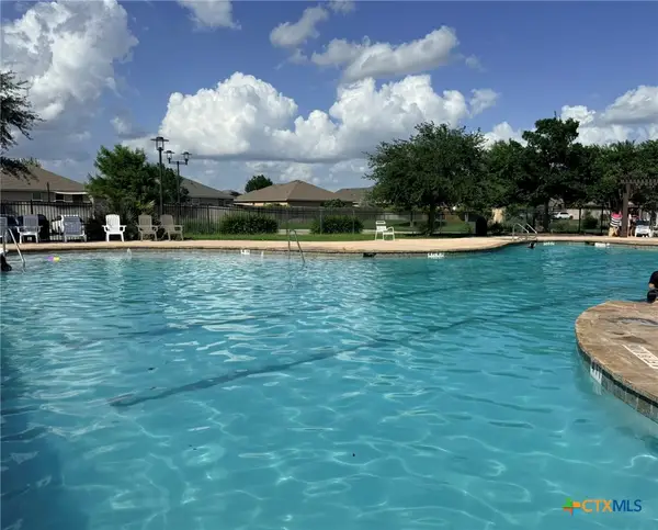 1024 Clarkston Drive, Seguin, TX 78155
