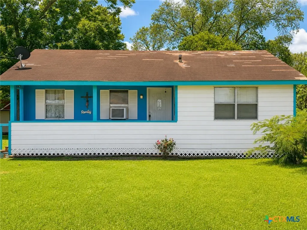 109 S Colorado Street, Edna, TX 77957 - #1