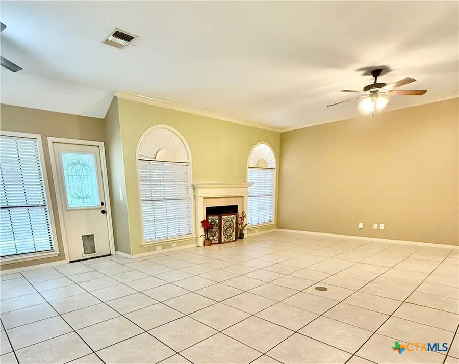 324 Spur Drive, Victoria, TX 77904 - #2