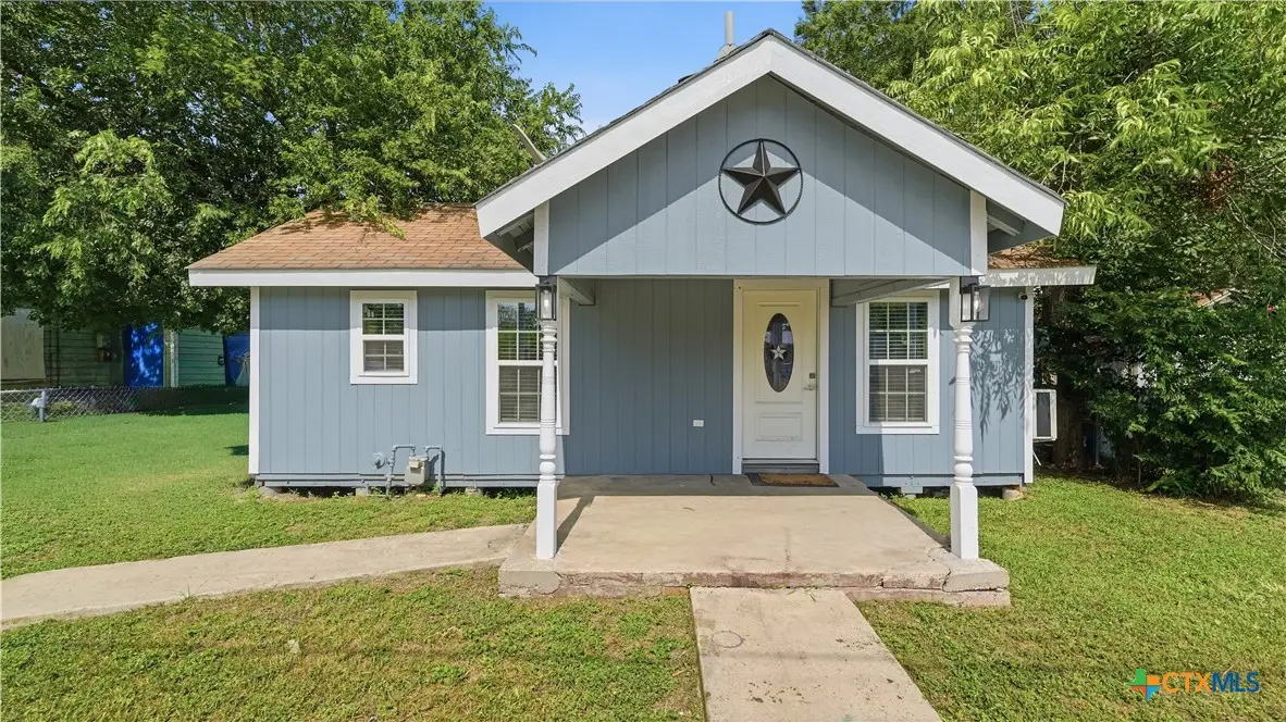 1407 N San Marcos Street, Seguin, TX 78155 - #1