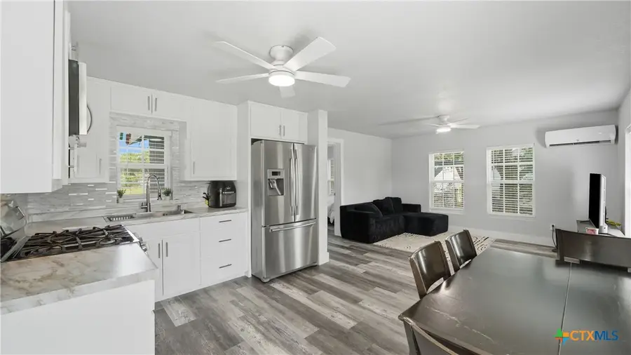 1407 N San Marcos Street, Seguin, TX 78155 - #3