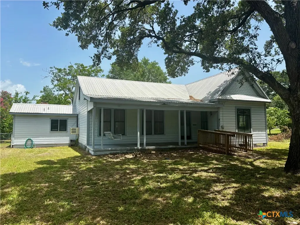 402 Young Street, Edna, TX 77957 - #1