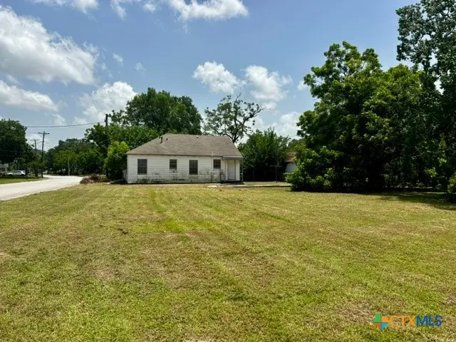 105 S Allen Street, Edna, TX 77957 - #3