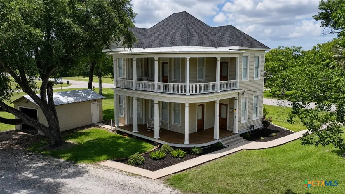 506 Young, Edna, TX 77957 - #1