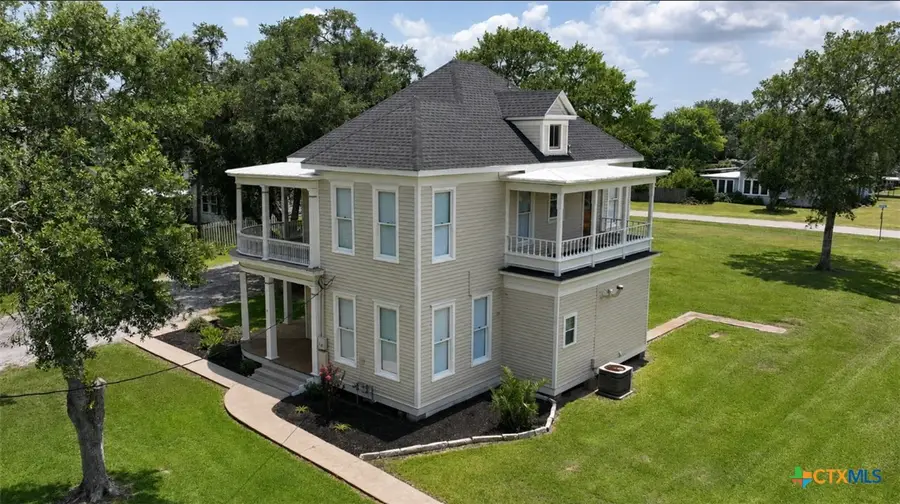 506 Young, Edna, TX 77957 - #2
