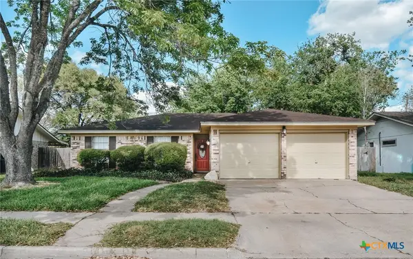 106 Hickory Knoll Street, Victoria, TX 77901