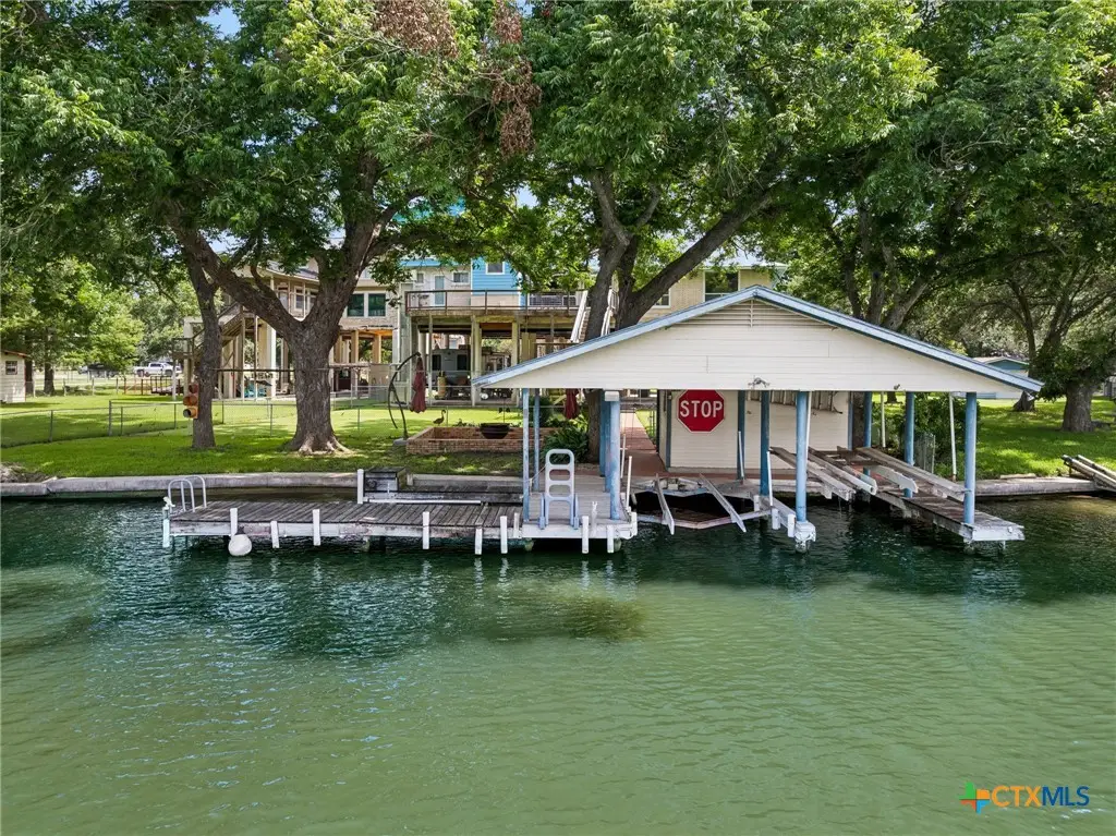 160 Lakeside Drive, Seguin, TX 78155 - #1