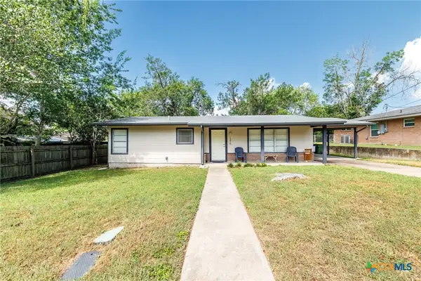 1215 N Hamilton Street, Gonzales, TX 78629