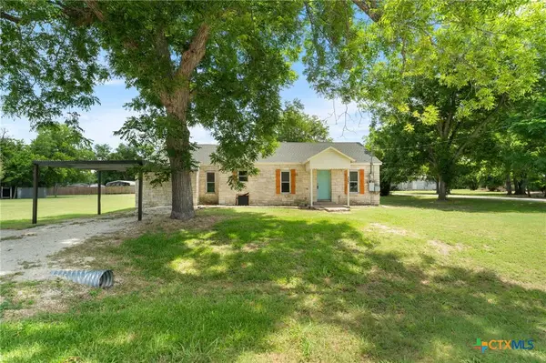 307 Crockett Street, Holland, TX 76534