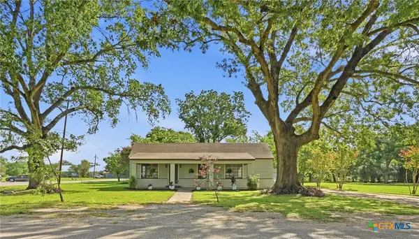 101 Bowie Street, Martindale, TX 78655