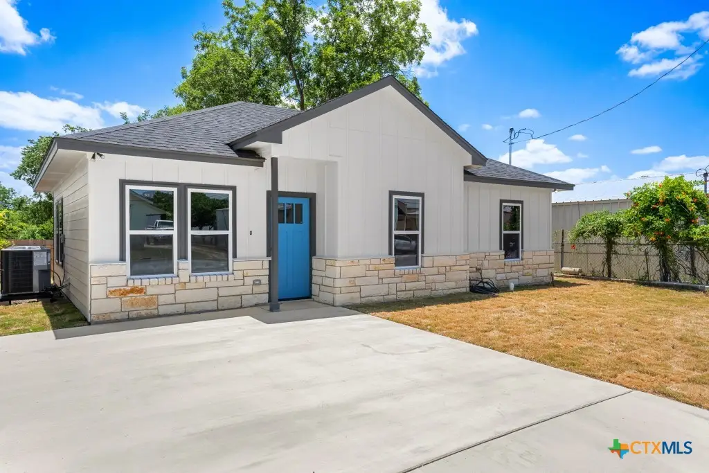 606 Bridge Street, Gatesville, TX 76528 - #1
