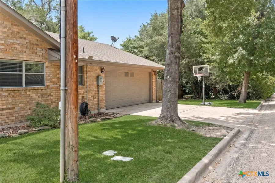 1101 E 19th Street, Cameron, TX 76520 - #3