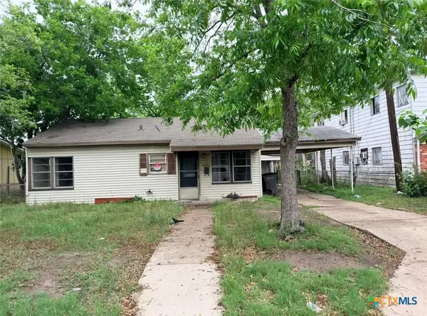 2104 E Colorado St., Victoria, TX 77901