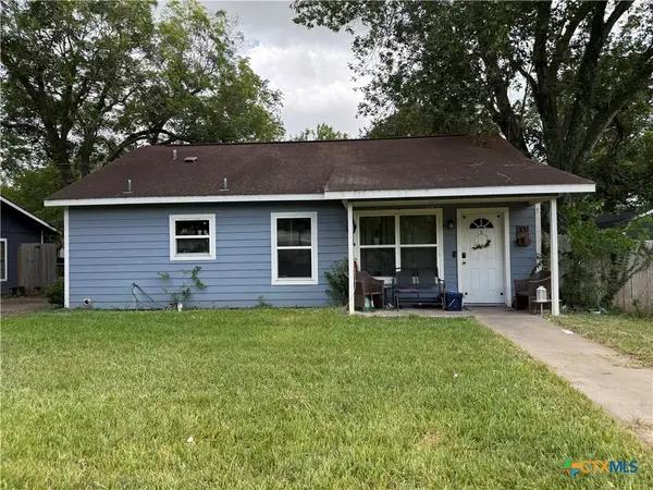 307 W Newman Street, Cuero, TX 77954