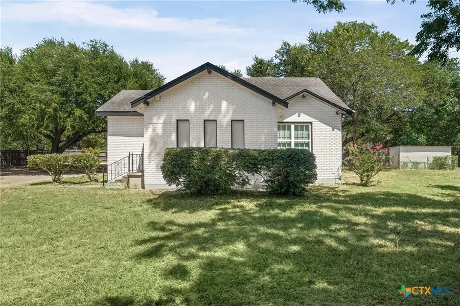 1707 N Travis Avenue, Cameron, TX 76520 - #2