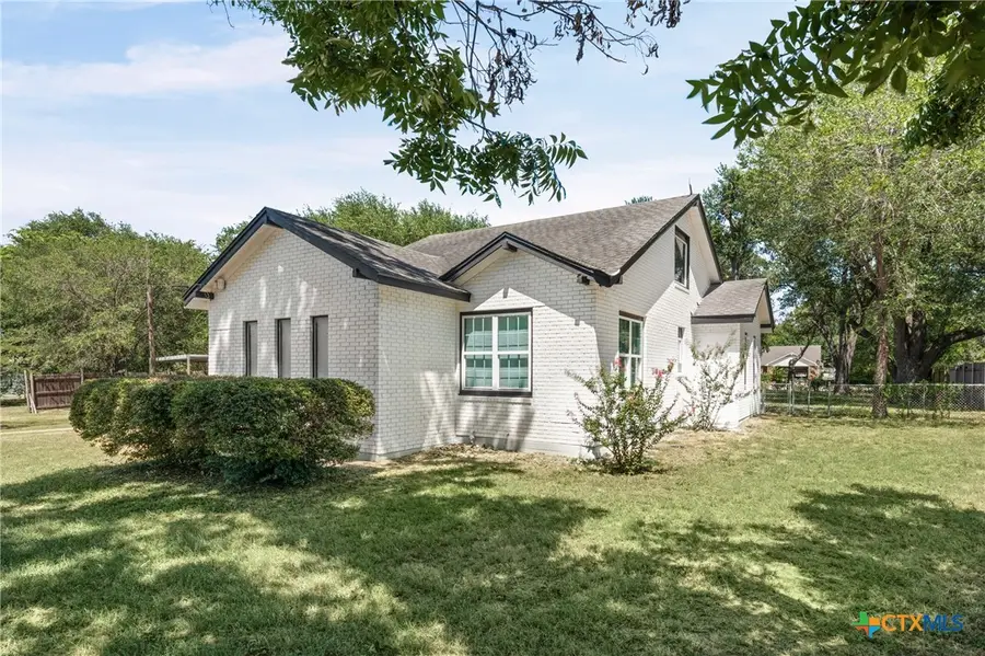 1707 N Travis Avenue, Cameron, TX 76520 - #3