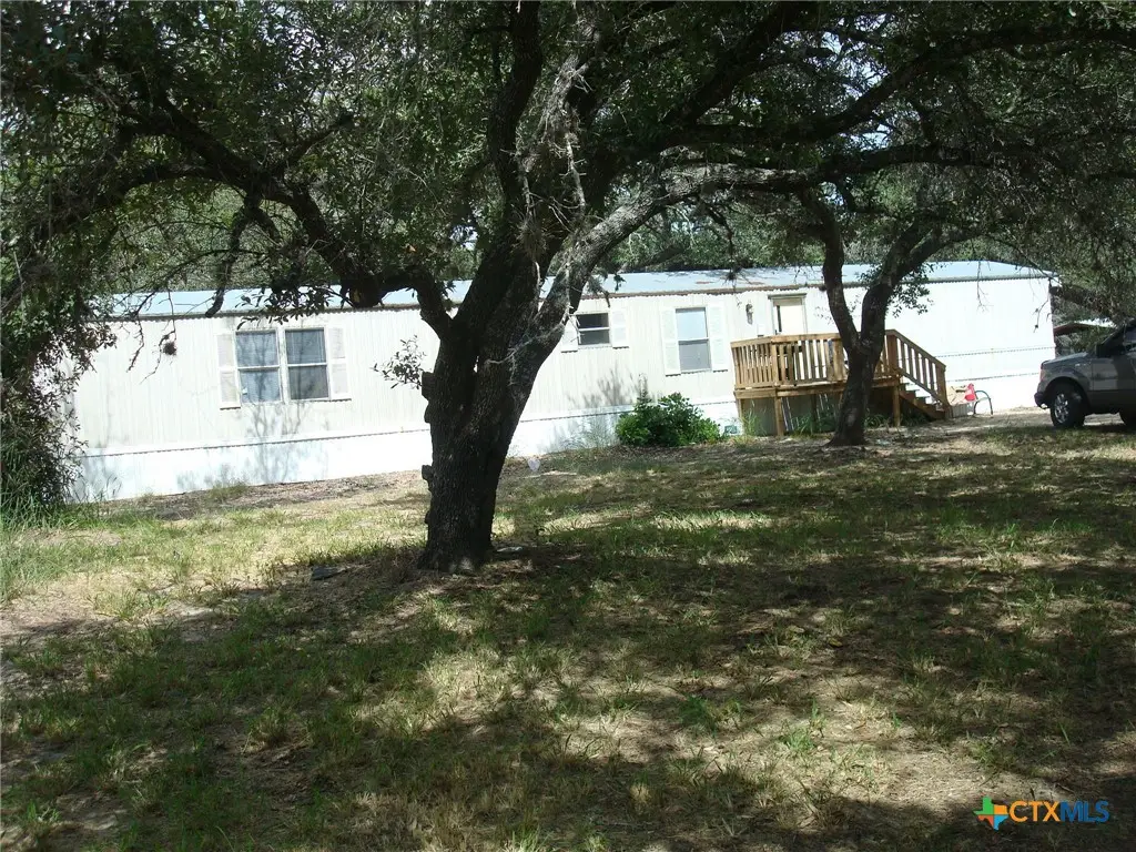 118 Country Oaks Drive, La Vernia, TX 78121 - #1