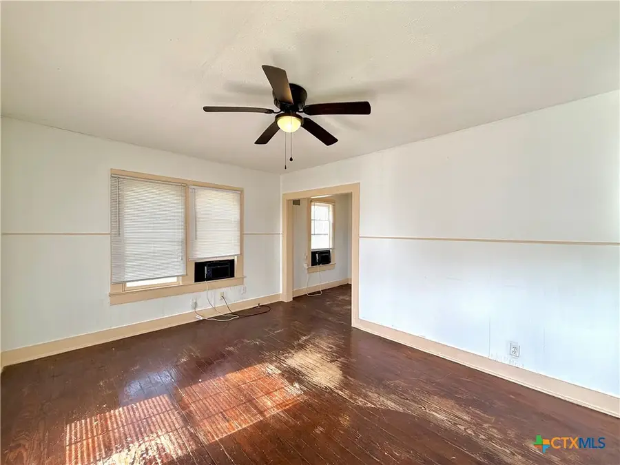 1006 N Goldman Street, Victoria, TX 77901 - #3