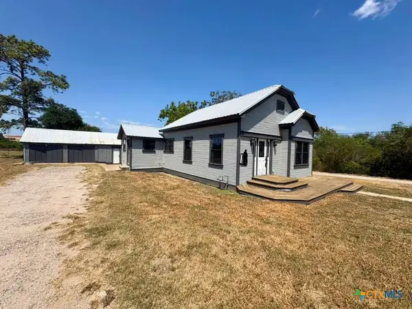 134 E North Street, Goliad, TX 77963