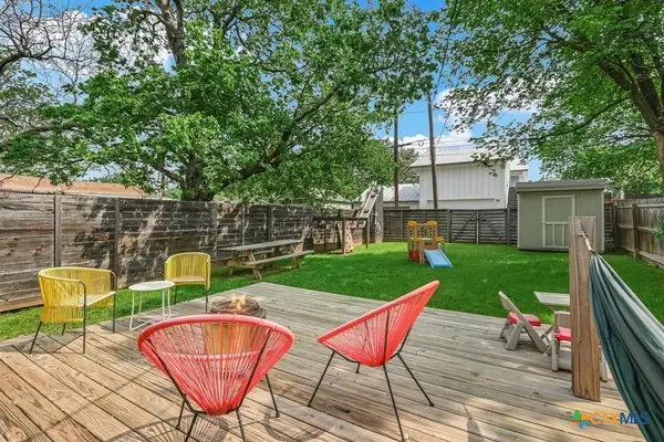 1705 E 14th Street #B, Austin, TX 78702