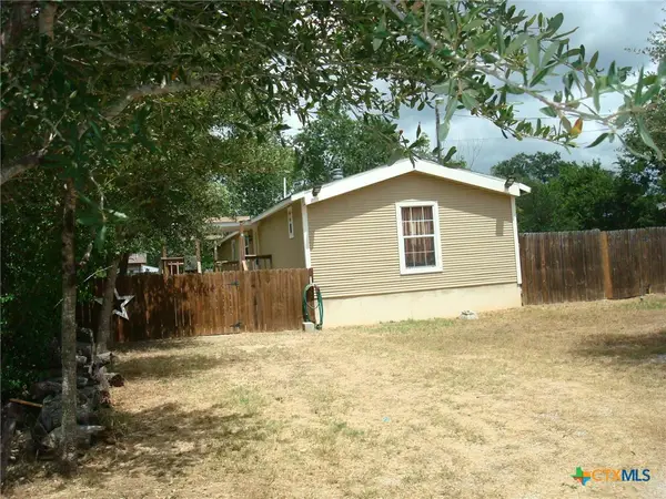 5025 Bluebonnet Street, Seguin, TX 78155
