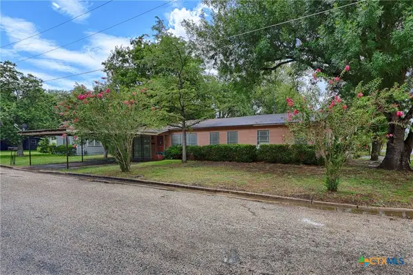 200 Young Street, Hallettsville, TX 77964