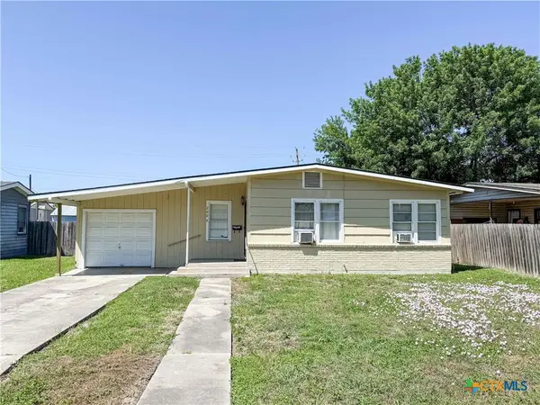 2004 Navidad Street, Victoria, TX 77901
