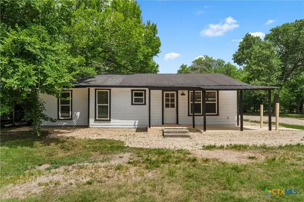 401 S Kings Trail, Little River Academy, TX 76554
