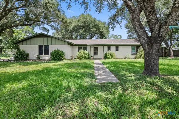 106 Aberdeen Street, Victoria, TX 77904