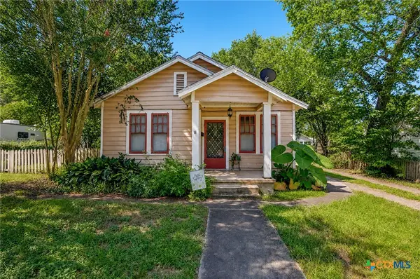 705 W San Antonio Street, Victoria, TX 77901