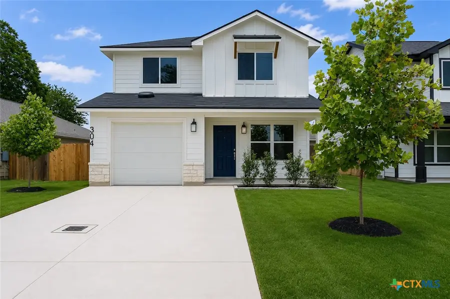 304 West Martindale St, Seguin, TX 78155 - #2