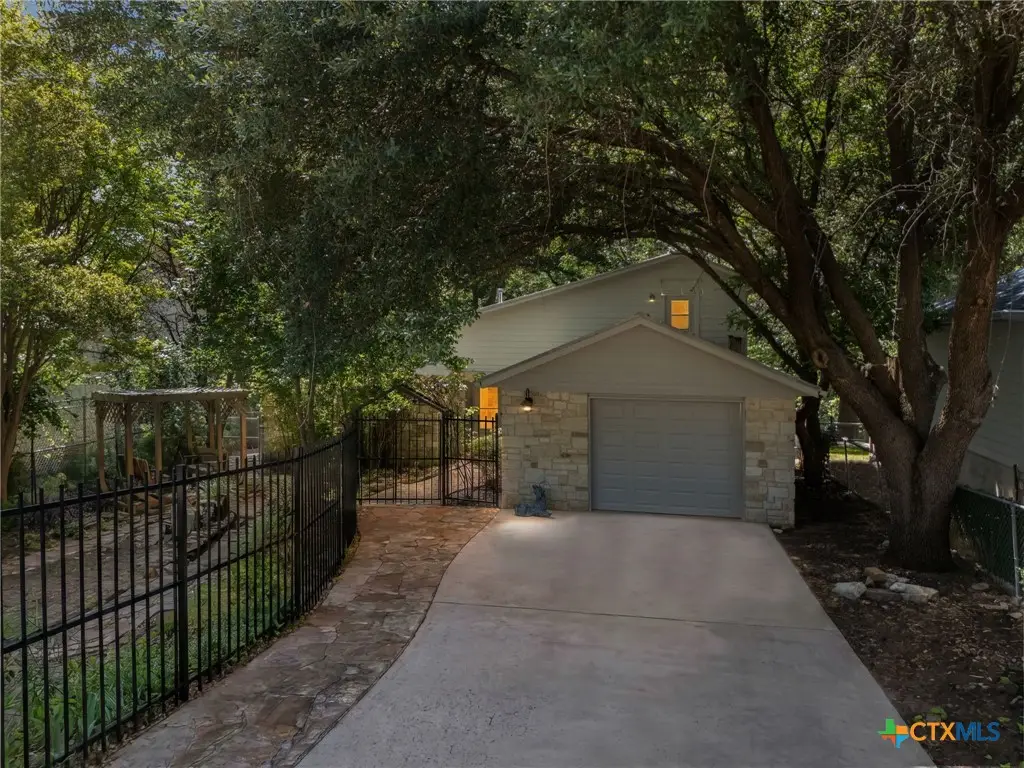 1648 Ponderosa Drive, New Braunfels, TX 78132 - #1