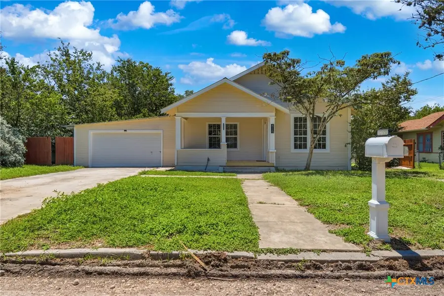 415 Elm Street, Seguin, TX 78155 - #2